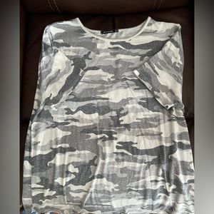 Pink Clover size M tee shirt